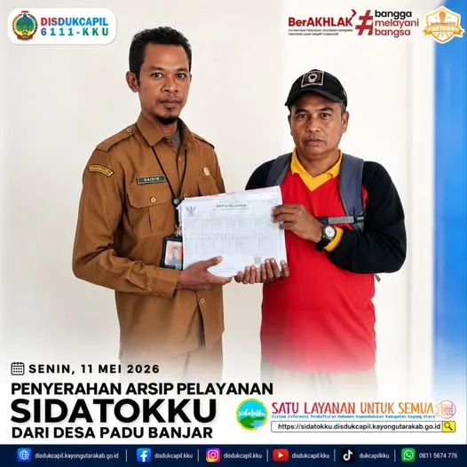Desa Padu Banjar Serahkan Arsip Pelayanan SIDATOKKU ke Disdukcapil Kayong Utara