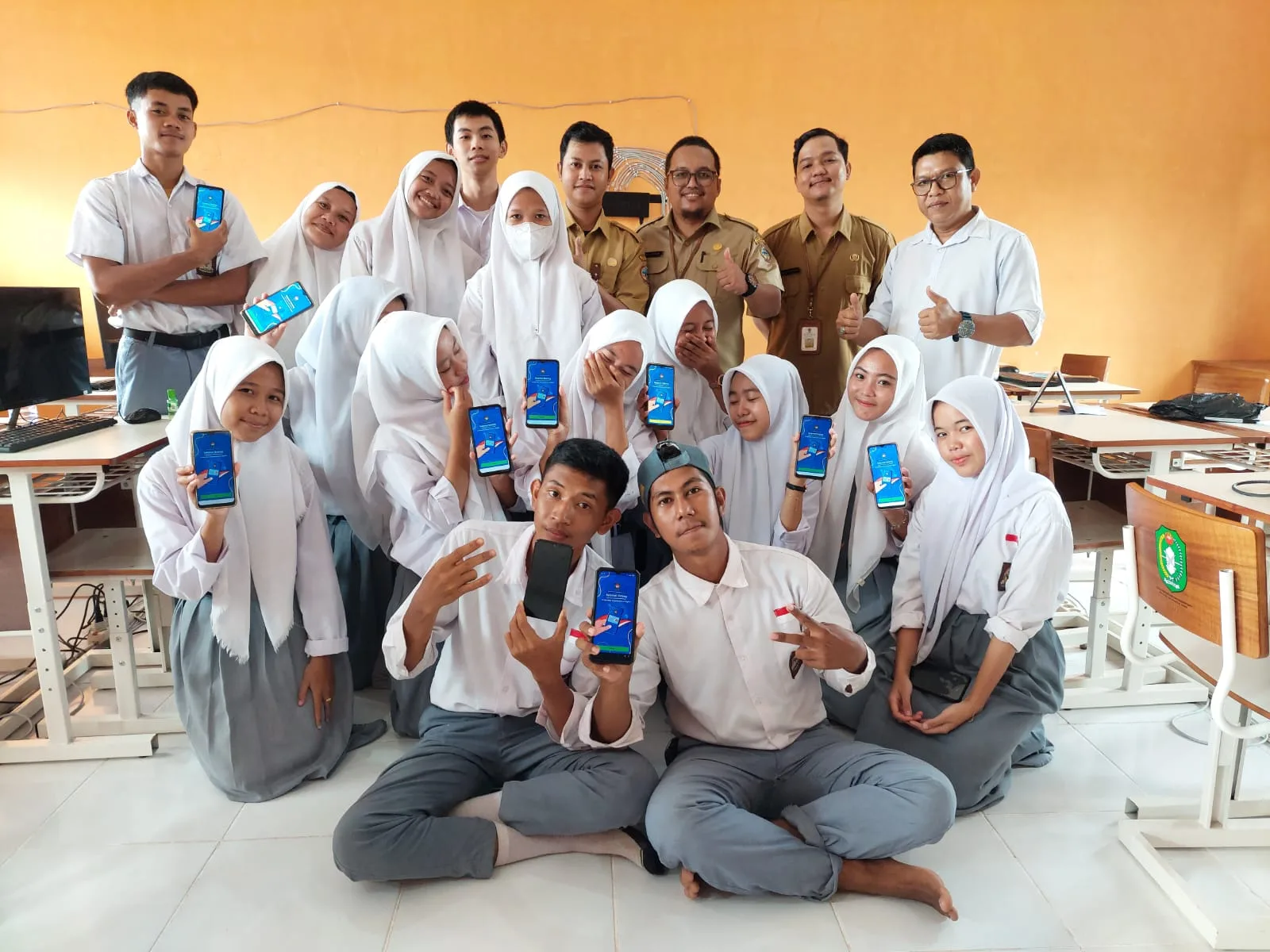 Aktivasi Identitas Kependudukan Digital (IKD) di SMA Negeri 2 Sukadana