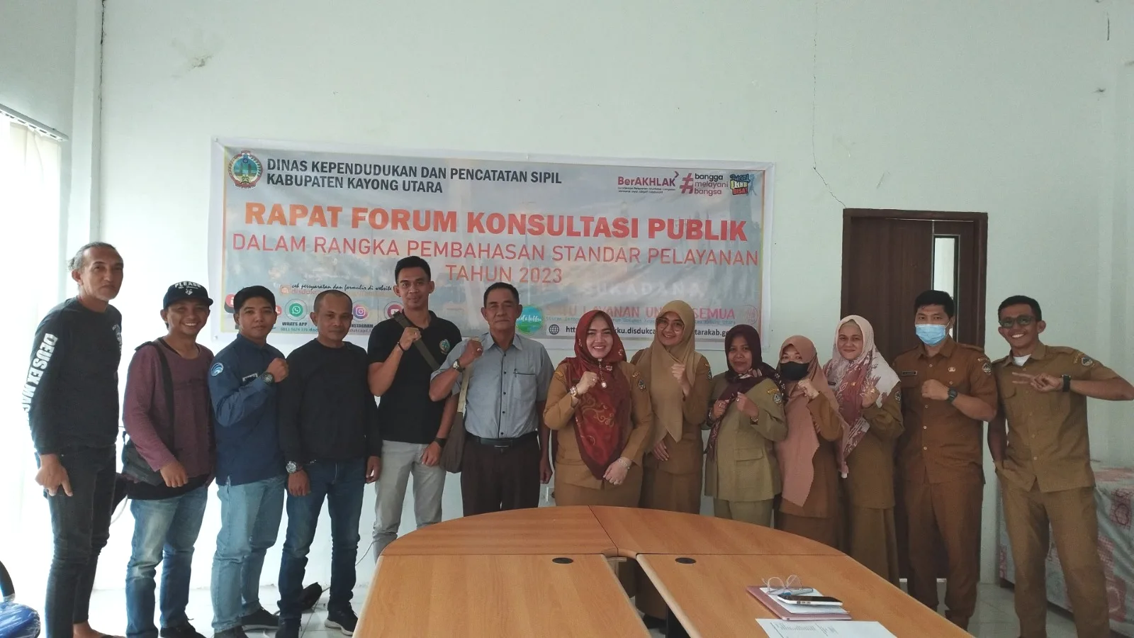 Forum Konsultasi Publik dalam Rangka Pembahasan Standar Pelayanan Tahun 2023 di Dinas Dukcapil Kayong Utara