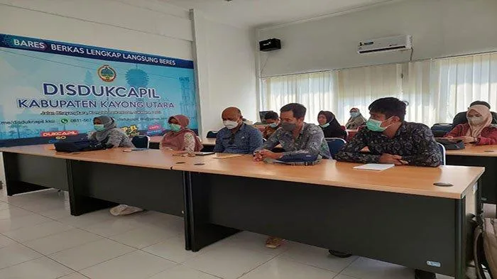 Dinas Dukcapil Kayong Utara Optimalkan Layanan Adminduk Melalui SIDATOKKU