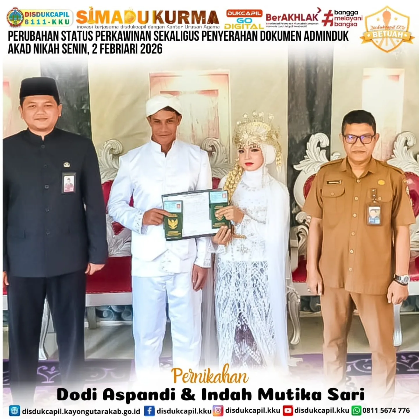 Layanan Adminduk Terpadu Hadir di Momen Pernikahan, Disdukcapil Kayong Utara Serahkan Dokumen Secara Langsung