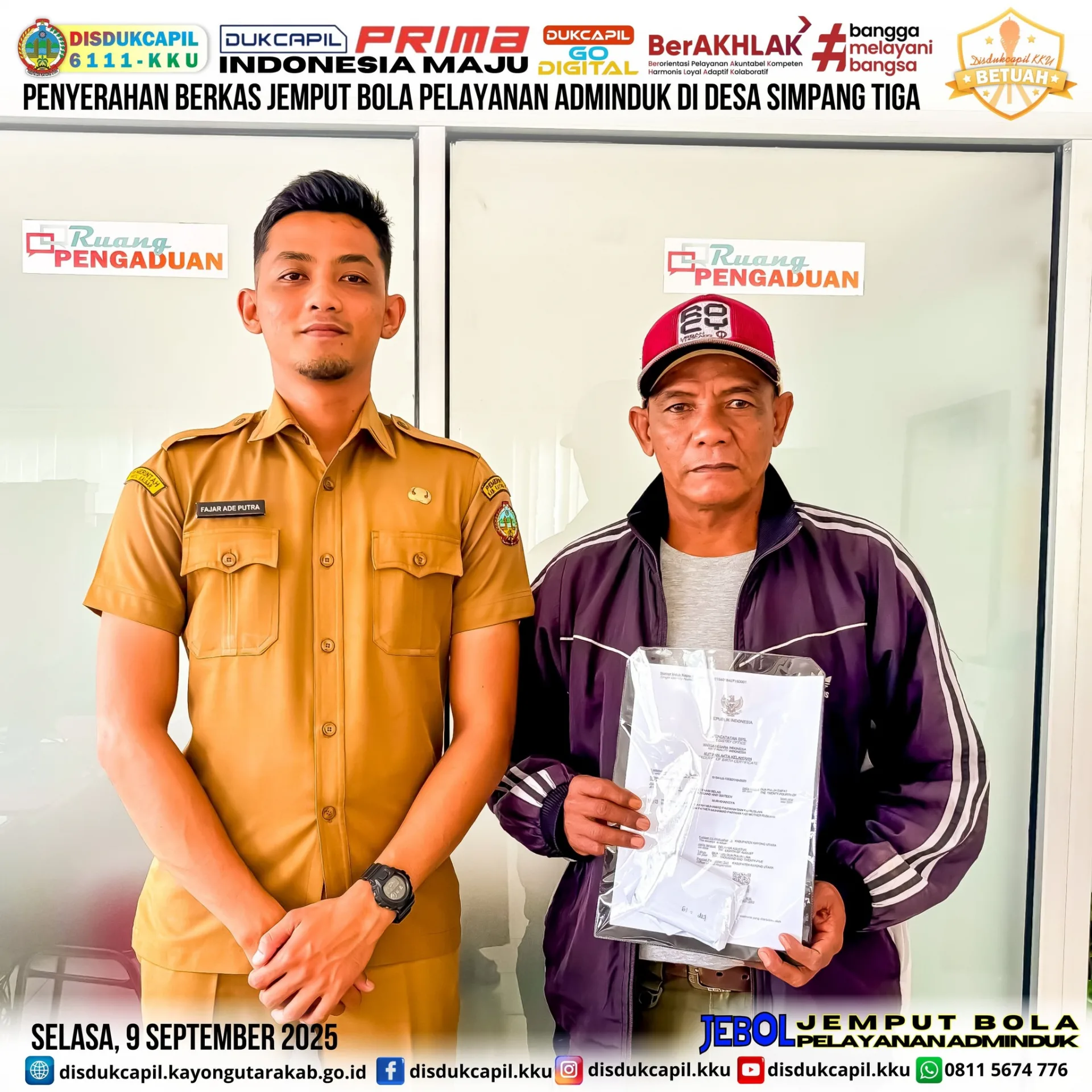 Desa Simpang Tiga Serahkan Berkas JEBOL Adminduk ke Disdukcapil Kayong Utara