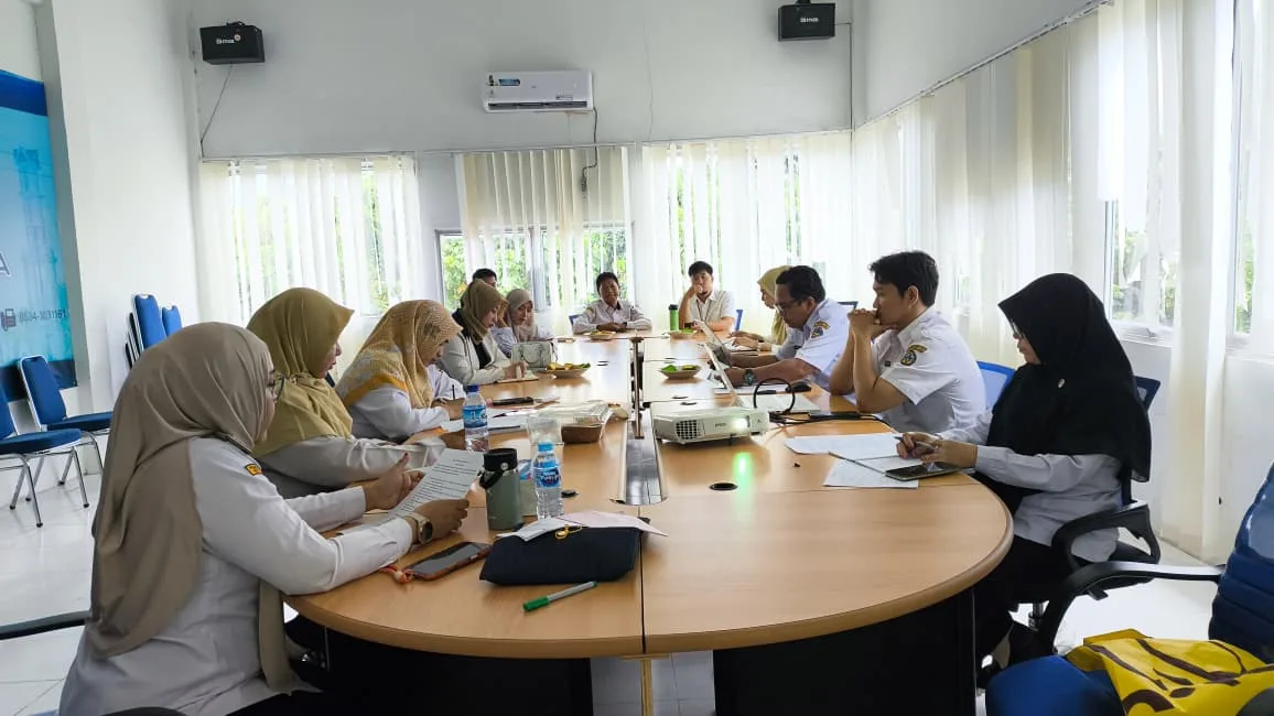 Perkuat Tata Kelola dan Kualitas Layanan, Disdukcapil Kayong Utara Gelar Rapat Evaluasi Kinerja Triwulan I Tahun 2026