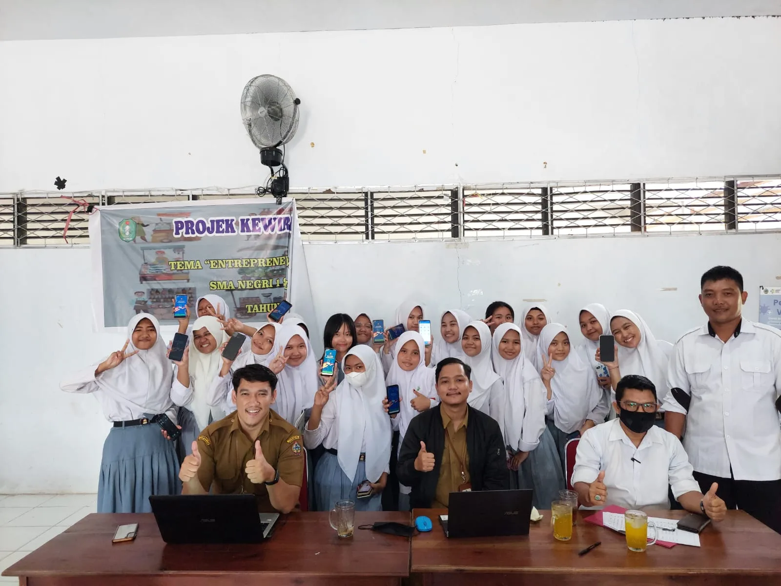 Aktivasi Identitas Kependudukan Digital (IKD) di SMA Negeri 1 Sukadana