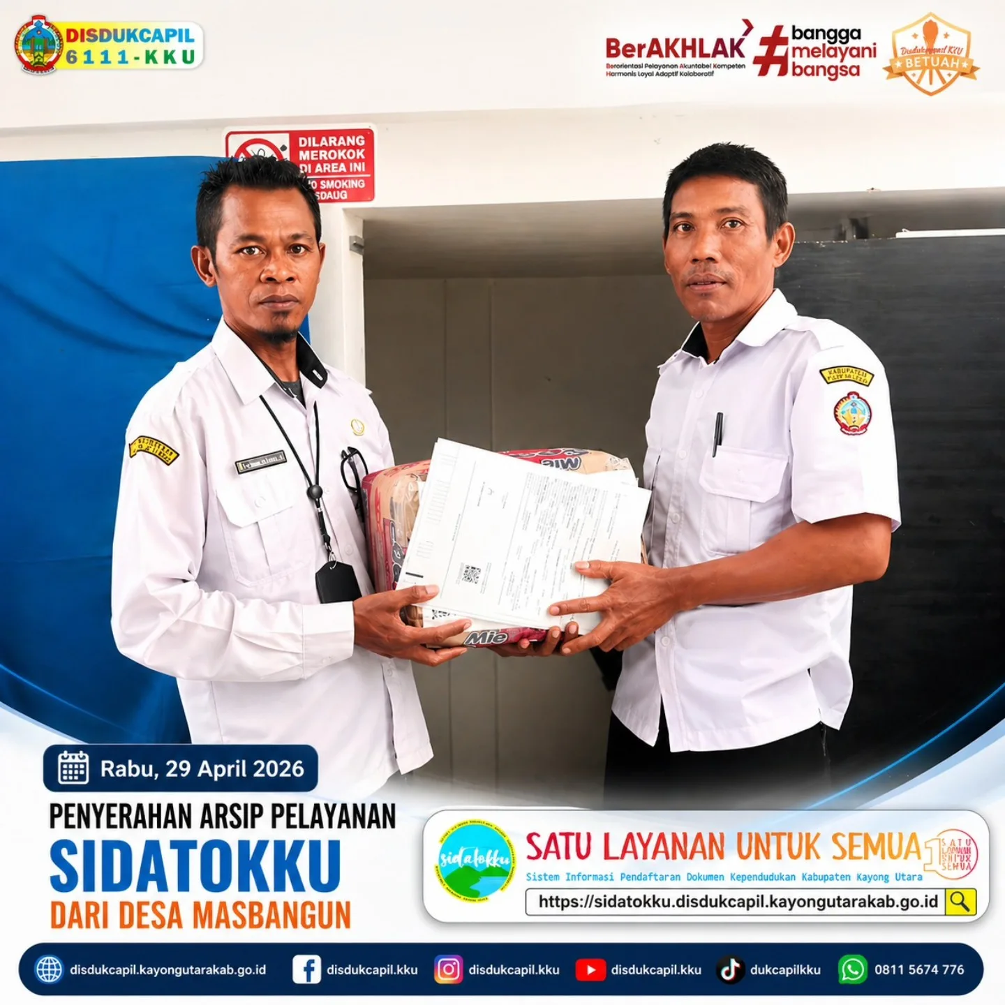 Desa Mas Bangun Serahkan Arsip SIDATOKKU ke Disdukcapil Kayong Utara, Komitmen Bersama Wujudkan Administrasi Kependudukan yang Tertib dan Terpercaya
